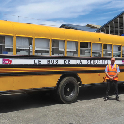 school-buzz - Image d'illustration du Bus de la Sécurité SNCF